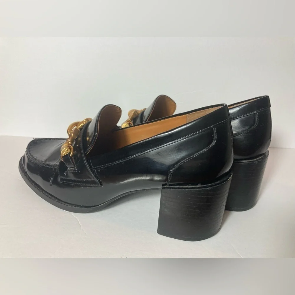 Tory Burch Jessa black patent chunky heels gold equestrian chain horse accent 9M